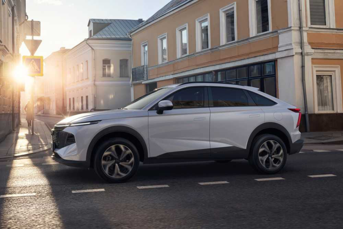 «Живые» кросс-купе Haval F7x добрались до дилеров в России