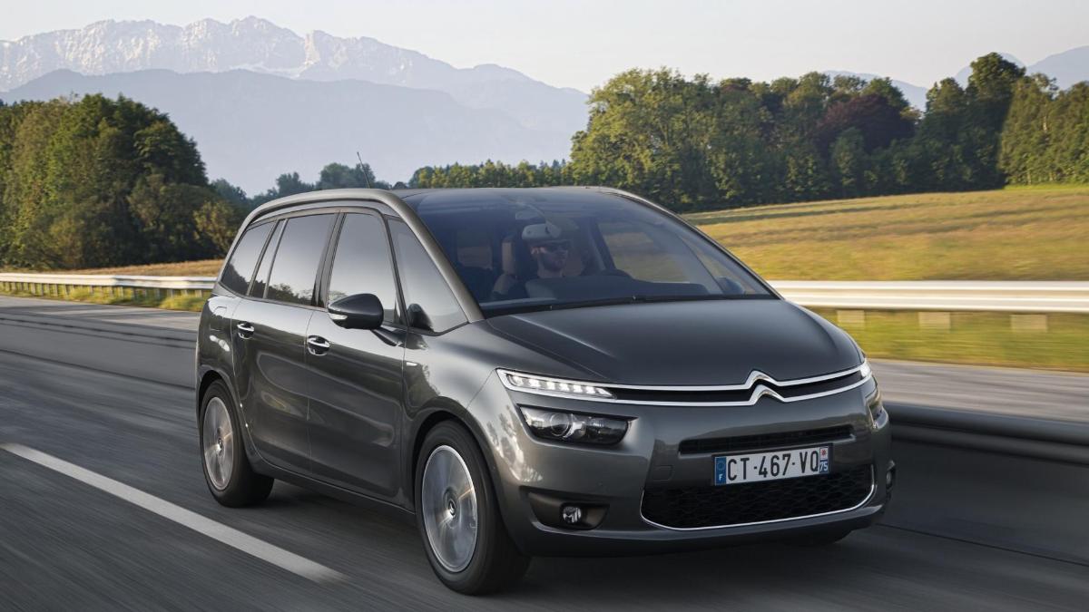 Эксперт «За рулем» Зиновьев считает покупку Citroen C4 Picasso II самой удачной при бюджете до 1,5 млн