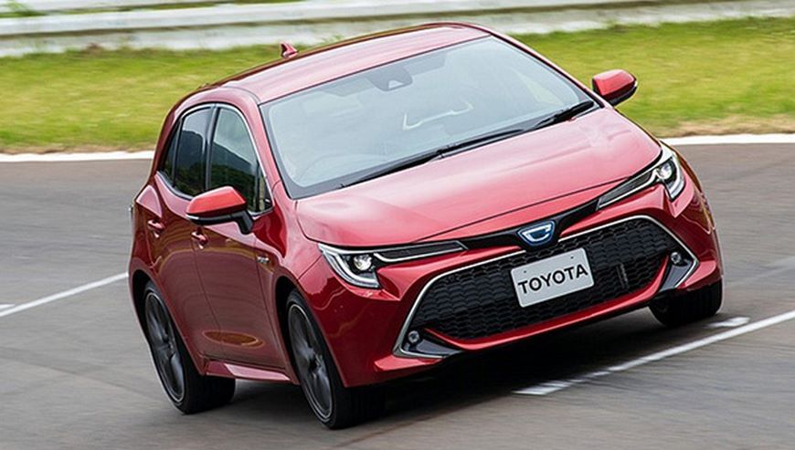 Toyota официально представила хэтчбек Corolla нового поколения