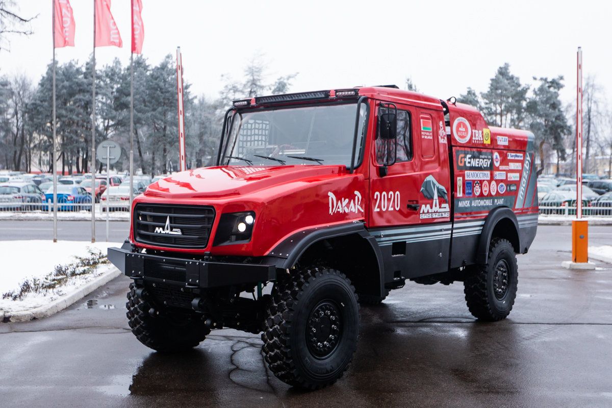 МАЗ официально представил новый раллийный грузовик