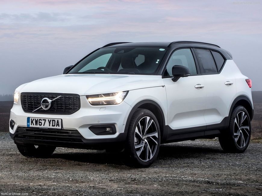 Стал известен официальный российский ценник на Volvo XC40