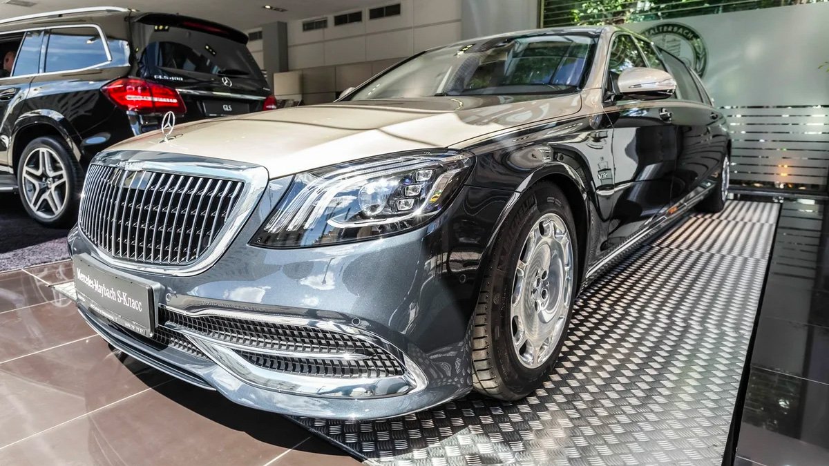 В России продается лимузин Mercedes по рекордно высокой цене