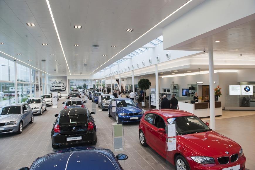 Продажи новых машин в Европе рухнули по итогам марта