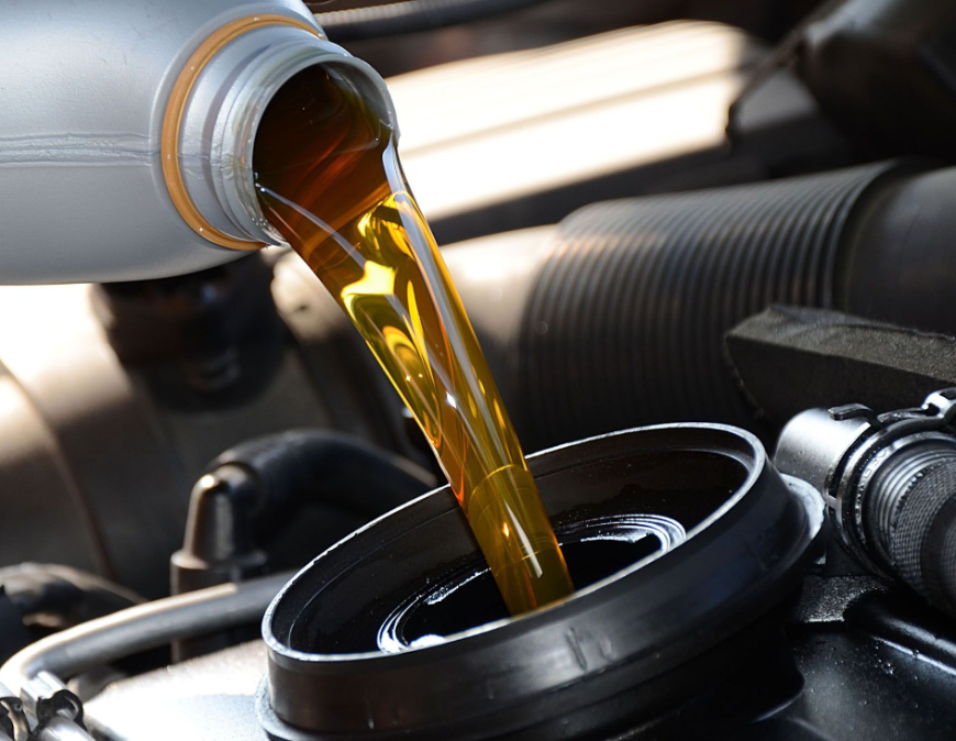 Автосайт Autonews ответил, как правильно выбрать моторное масло в условиях санкций