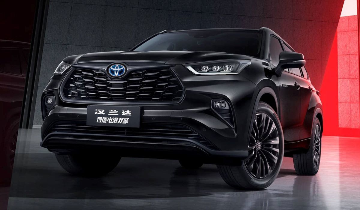 Кроссовер Toyota Highlander в Китае вышел в новой спецмодификации с заводским антихромом