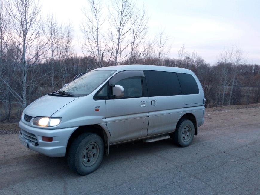 Посмотрите на интересную версию Mitsubishi Delica 4х4