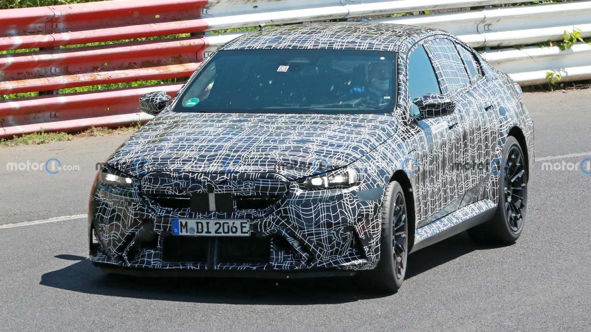 BMW M5 следующего поколения был замечен на Нюрбургринге 