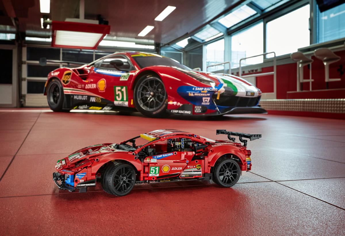 В продаже появится первый в истории LEGO Technic Ferrari