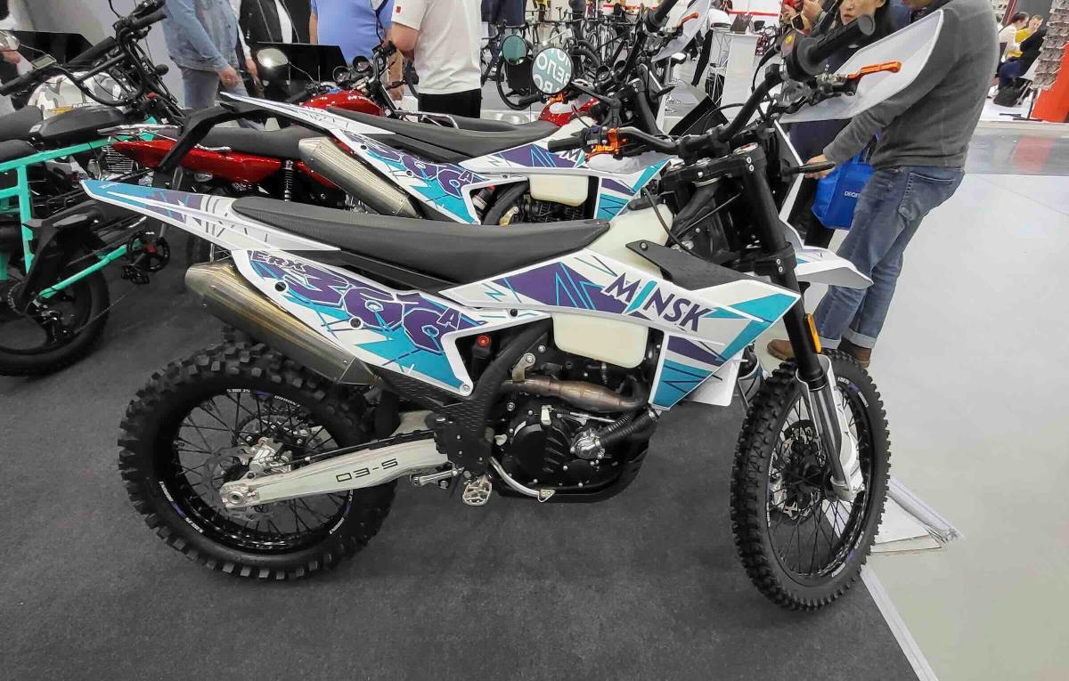 Новый эндуро Минск ERX 300A от 240 тысяч рублей: что за мотоцикл показали белорусы 