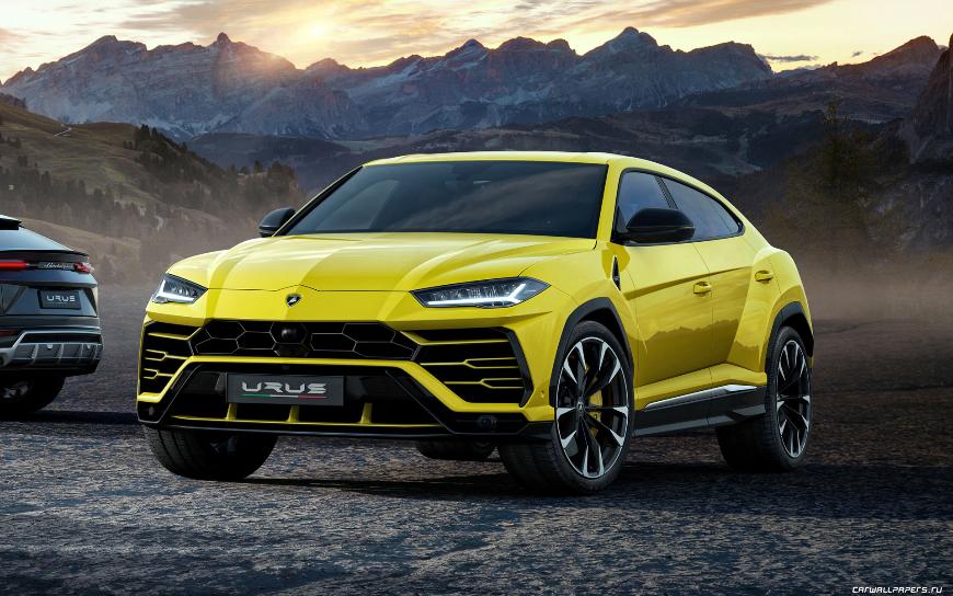 Посмотрите на гонку, между Lamborghini Urus и Jeep Grand Cherokee Trackhawk