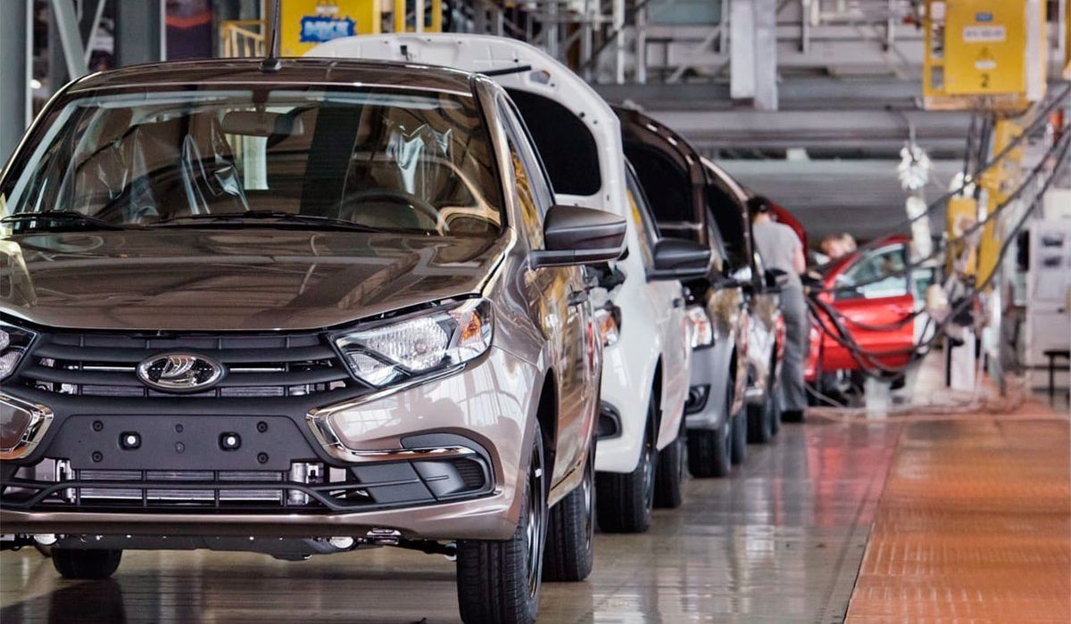 В 2026 году АвтоВАЗ покажет свою главную новинку – минивэн B-Van