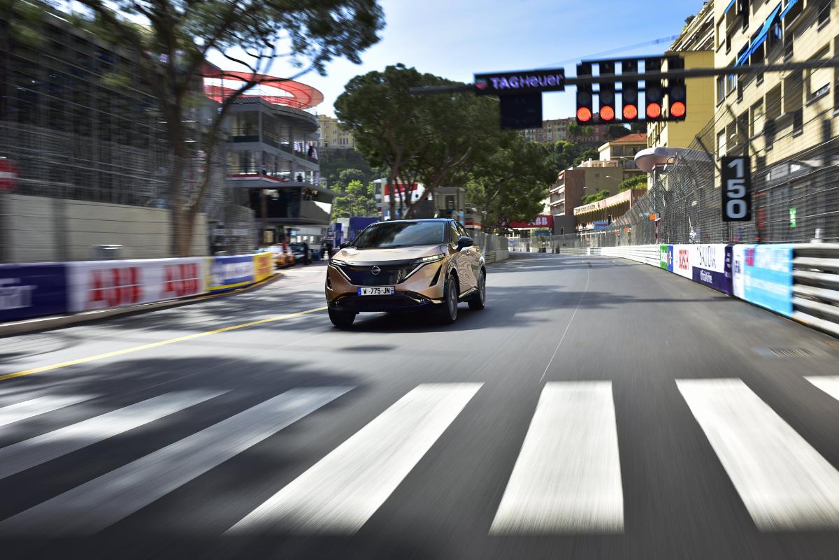 Электрокроссовер Nissan Ariya публично дебютировал на знаменитой гоночной трассе в Монако
