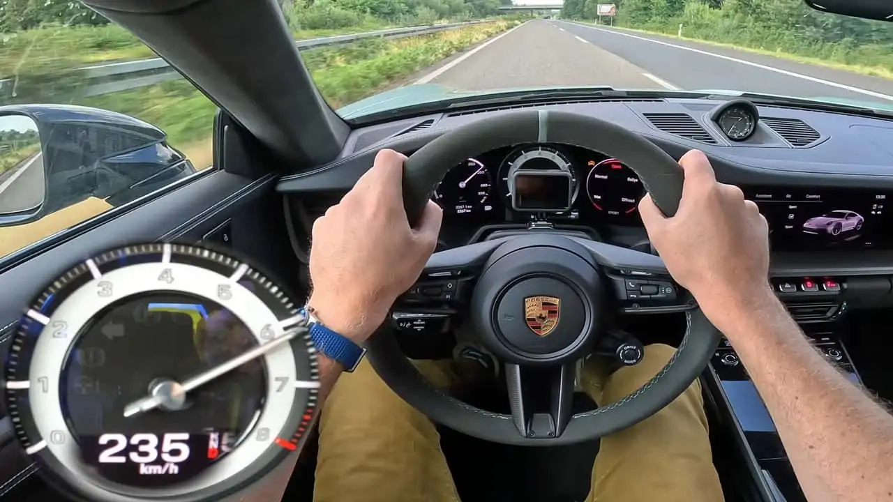 Звук разгоняющейся машины. Порше 911 Дакар 2023. Cars outside Speed up. Benchmarking Automotive.