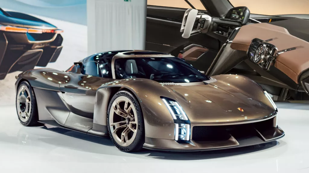 Компания Porsche представила новый концепт электрического гиперкара Porsche Mission X