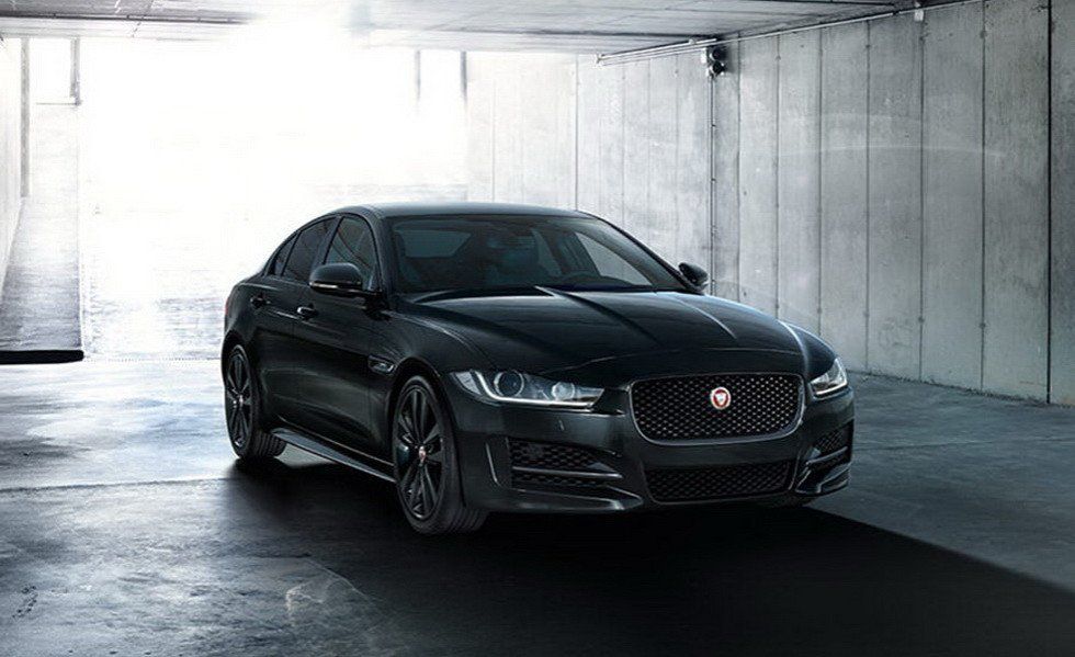 Модели Jaguar получили комплектацию Black Edition	