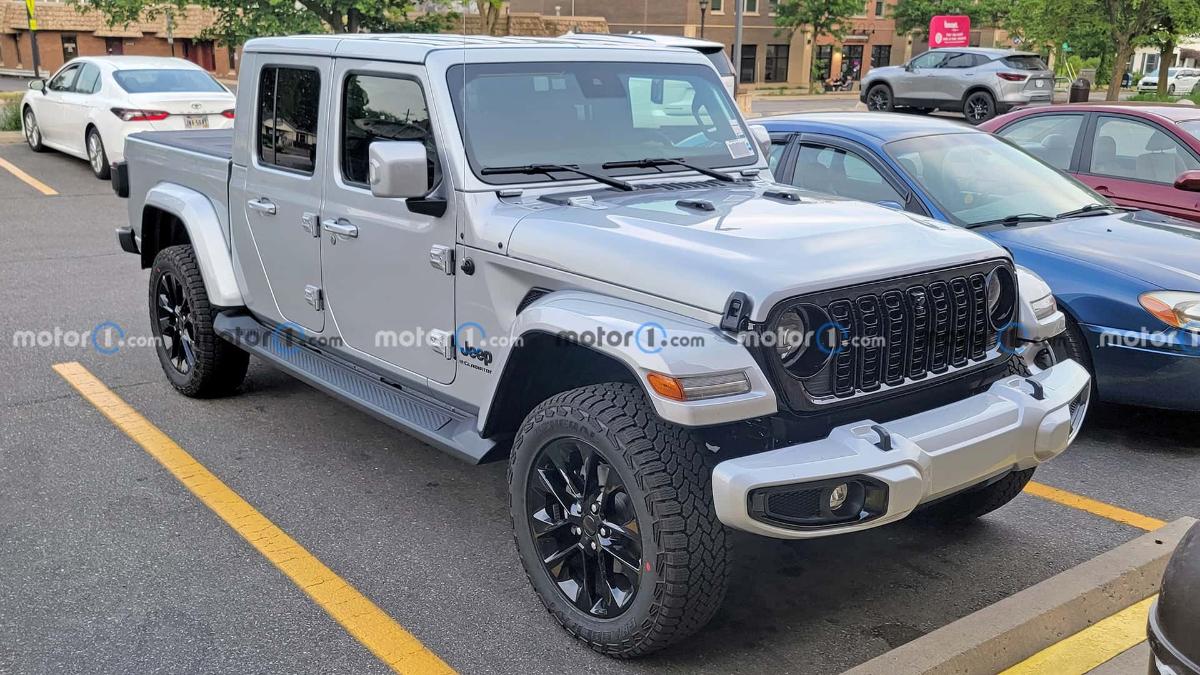 На тестах замечен обновленный пикап Jeep Gladiator 2024 модельного года 