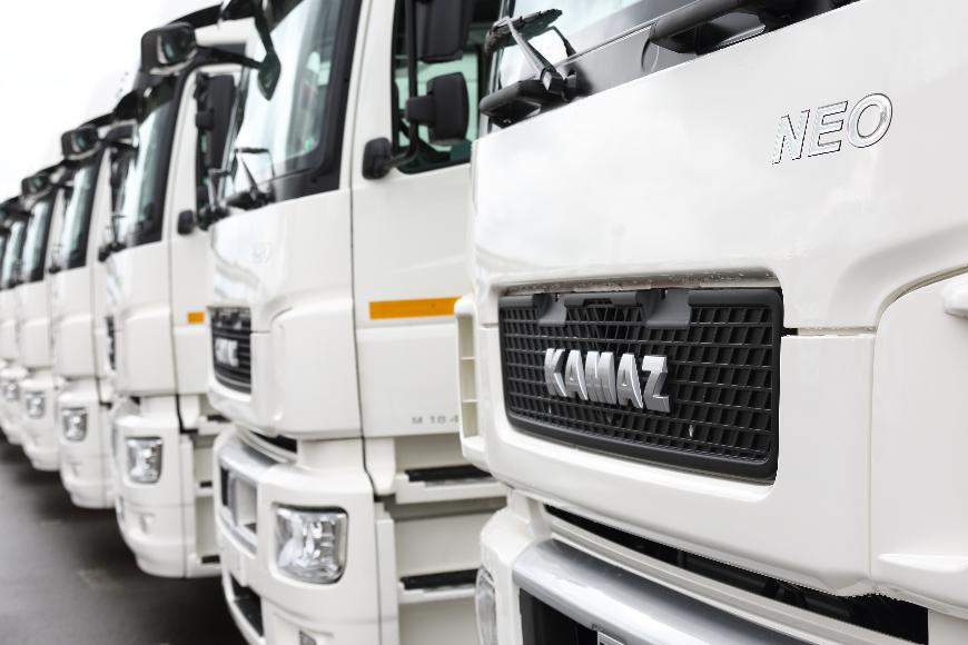 На всех дорогах страны: КамАЗ поставил крупную партию обновленных тягачей