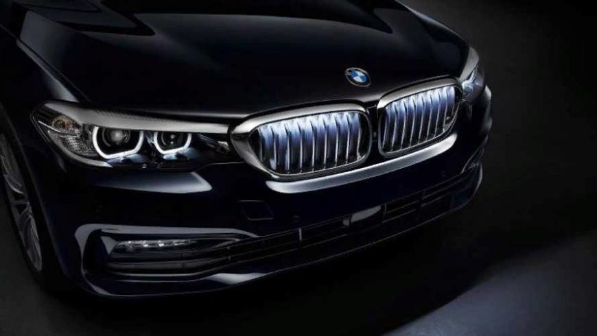 BMW 5-й серии теперь можно заказать со светящейся решеткой радиатора 