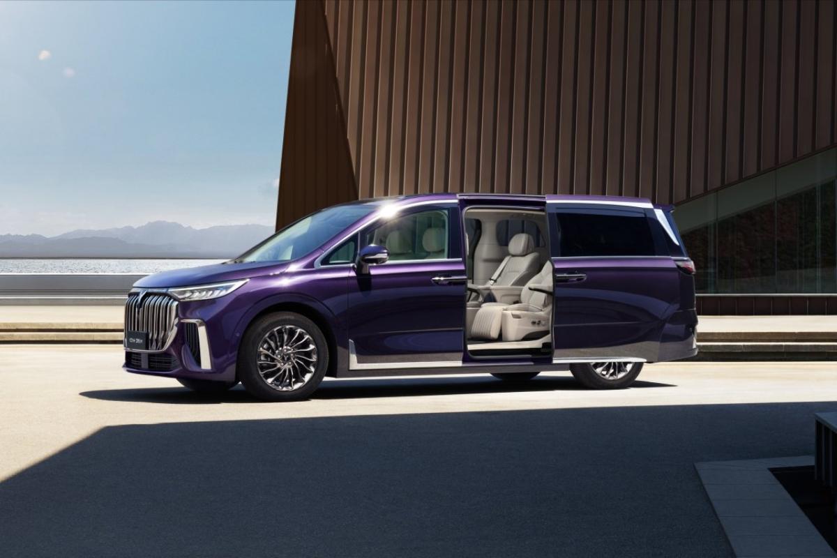 «КА»: Voyah поставил на стоп продажи электромобилей в России