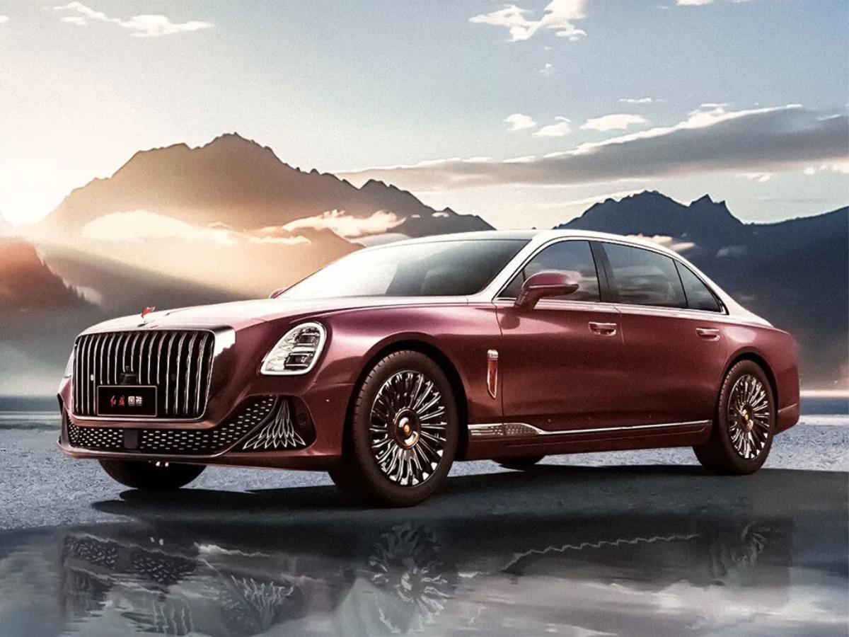 В I полугодии автодилеры в РФ могут получить новый представительский седан от Hongqi