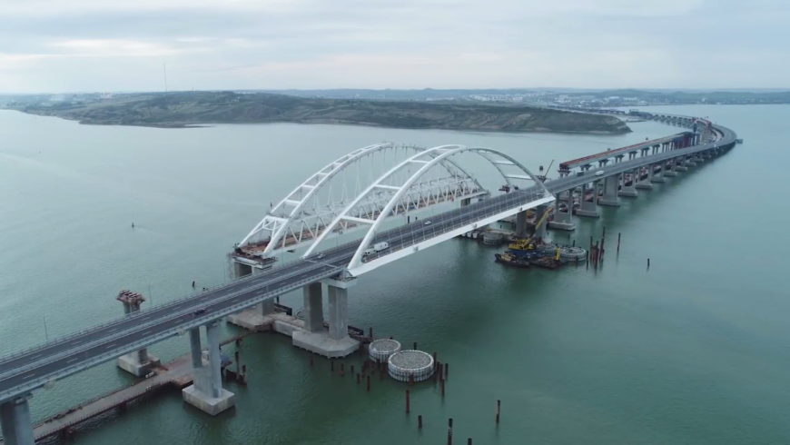 Число проехавших по Крымскому мосту автомобилей превысило три миллиона 