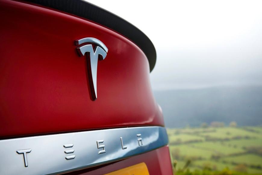В интернете опубликовали новый дизайн электрического седана Tesla Model 3