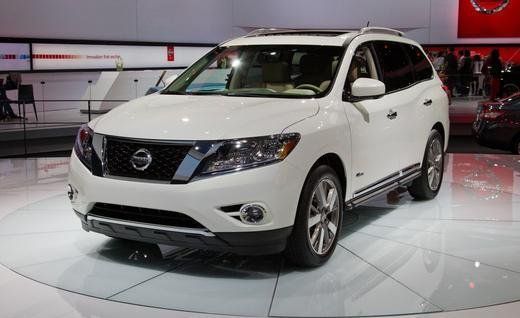 Nissan начал продажи гибридного Pathfinder