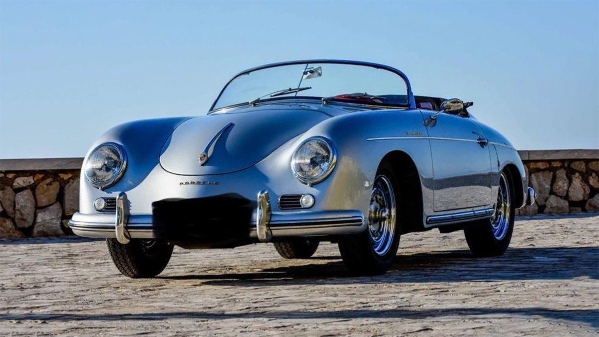 64-летний Porsche появился в продаже в Москве