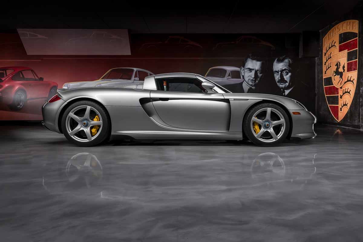 За 400 млн. руб. продается Porsche Carrera GT 2004 года с пробегом 27 км