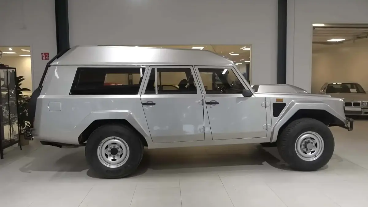 Что есть в сделанном на заказ внедорожнике Lamborghini LM002 