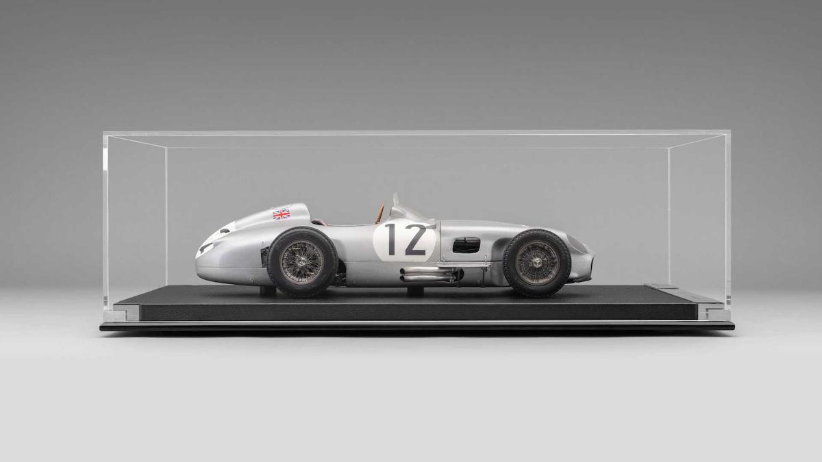 Amalgam представляет игрушечную копию Mercedes GP величайшего гонщика Стирлинга Мосса