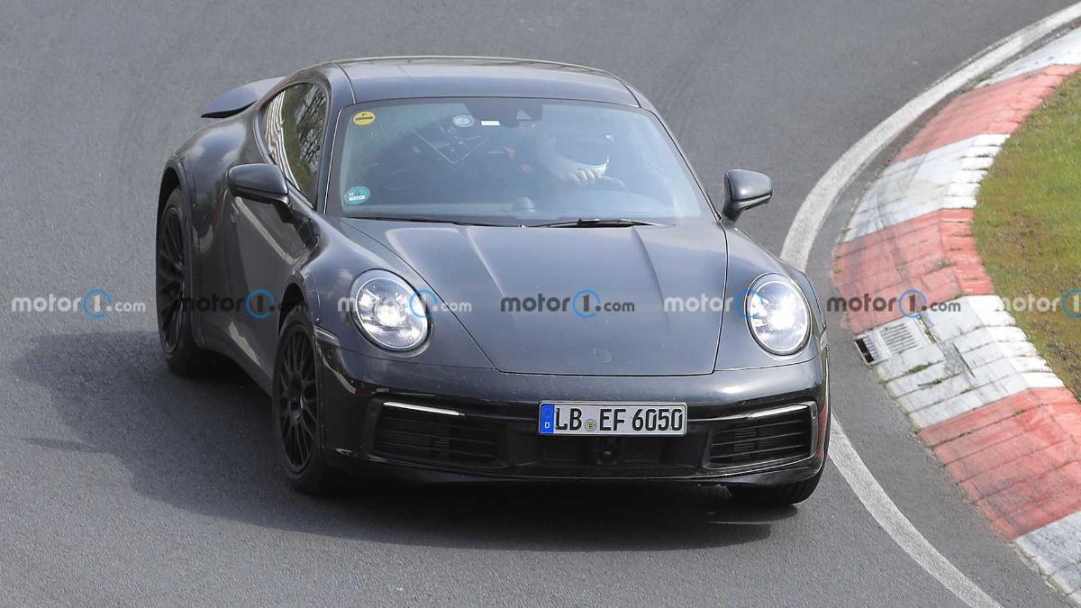 На Нюрбургринге замечен прототип "внедорожного" Porsche 911 Safari