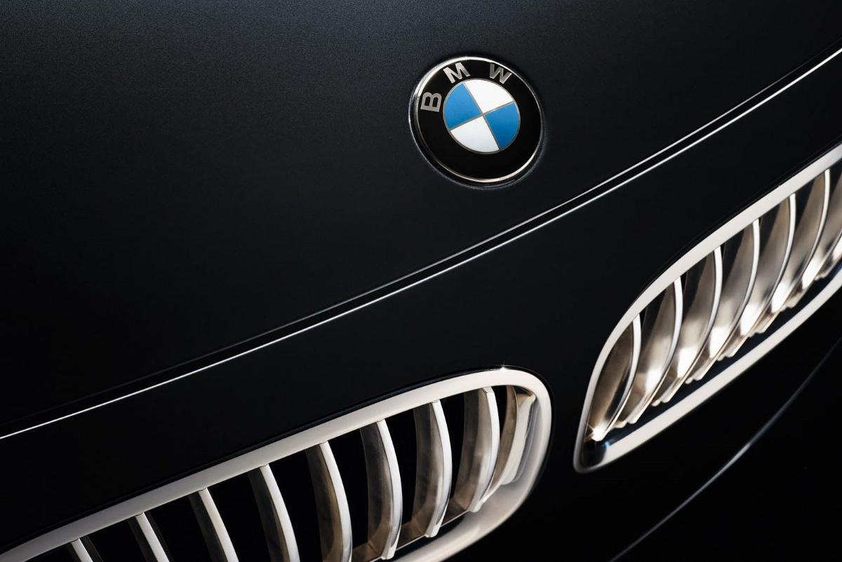 Новый седан BMW 7-Series показали на первых рендерах 