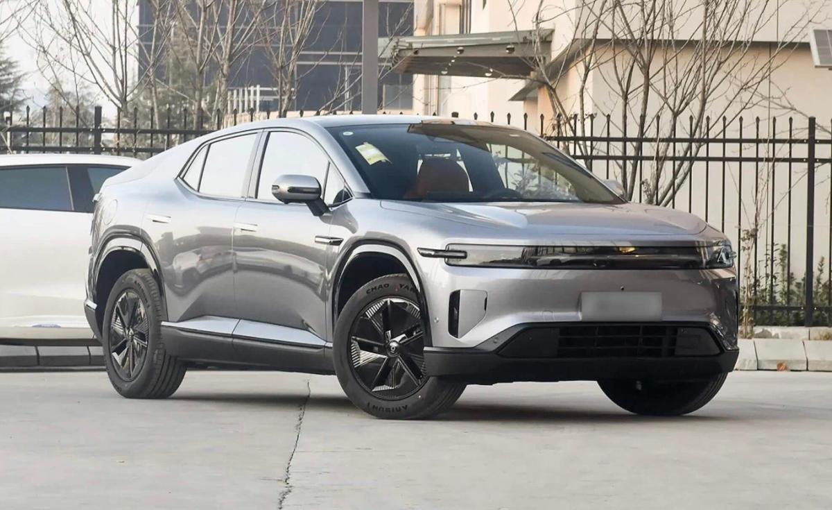 В Россию приедет кроссовер Deepal EO7, который трансформируется в пикап 