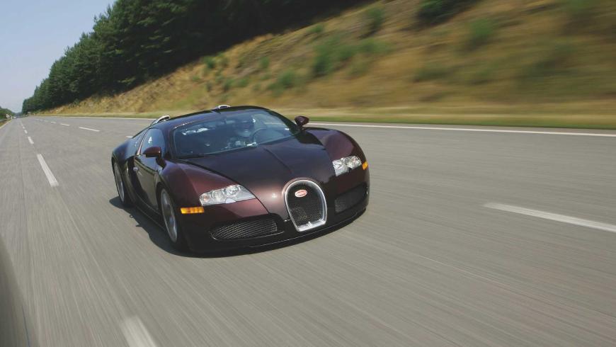 Bugatti Veyron отмечает 15-летний юбилей установления рекорда скорости 