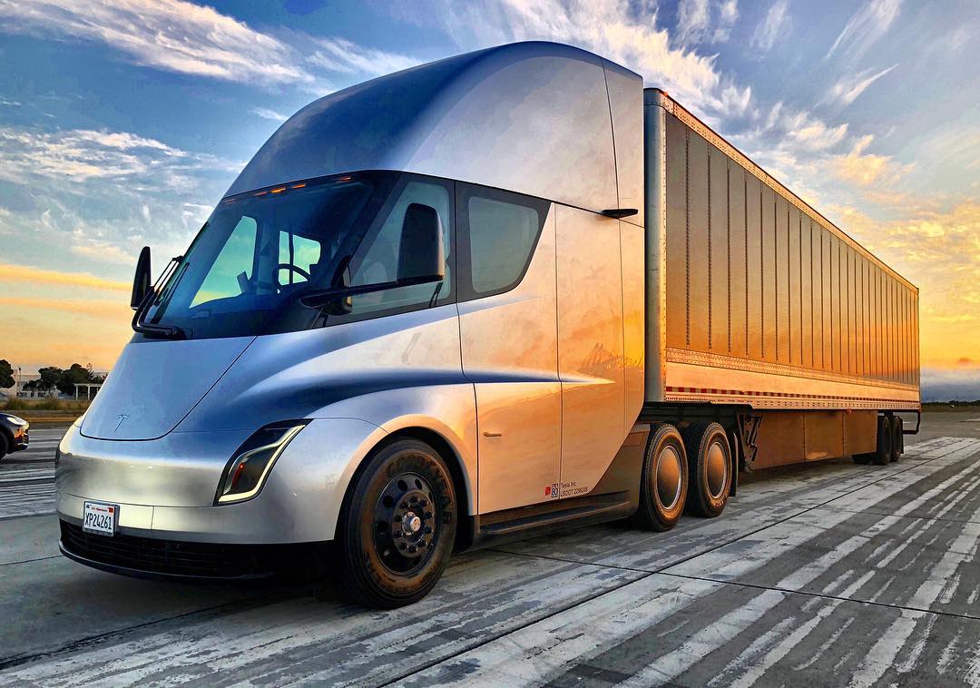 PepsiCo: Гружённые пепси электрические грузовики Tesla Semi будут проезжать  по 160 км