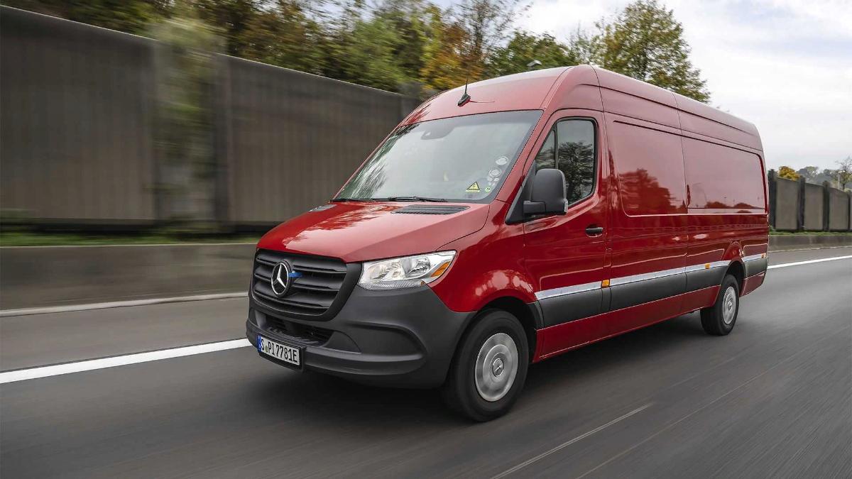 Электрический Mercedes eSprinter 2023 года проедет 474 км на одной зарядке