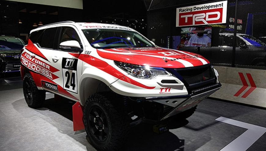 Toyota показала раллийную версию модели Fortuner 