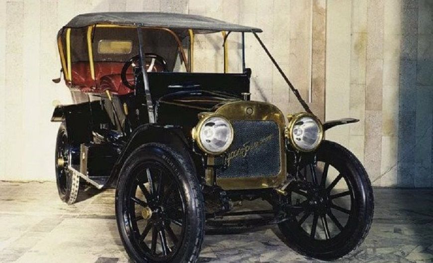 Первый российский автомобиль 1909 года собираются продать за 140 млн рублей 