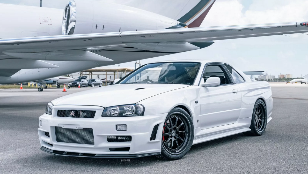 В США привезли Nissan Skyline GT-R V-Spec II в идеальном состоянии