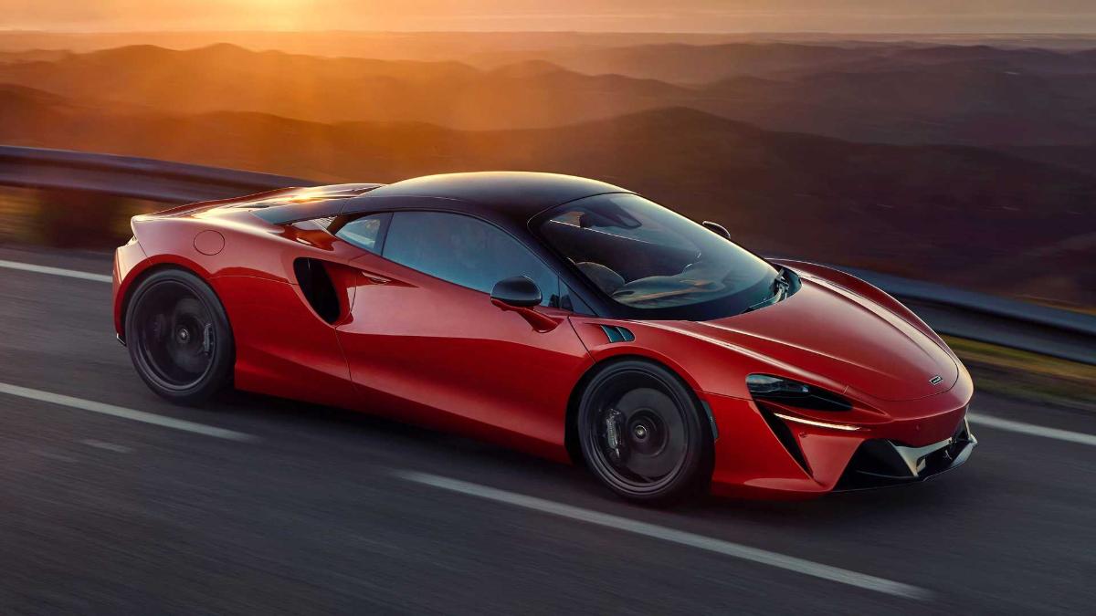 McLaren ищет финансирования и распродает свои исторические модели