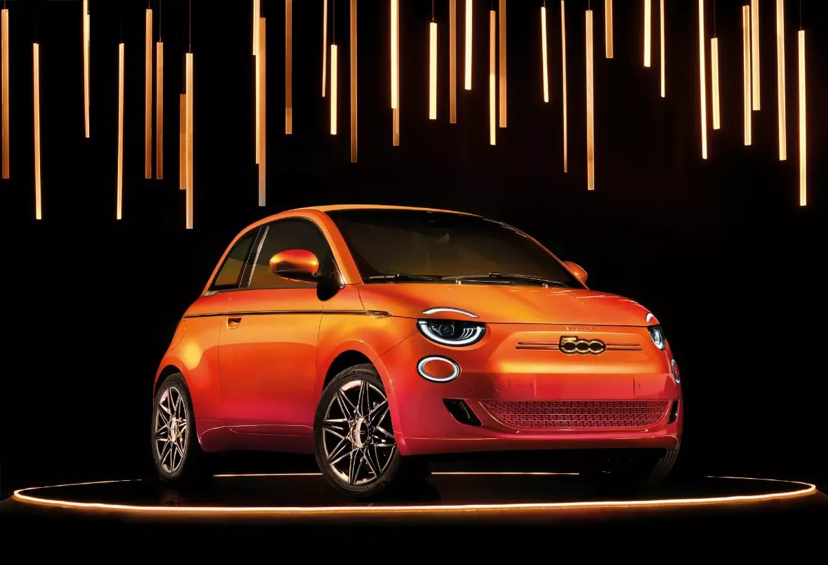 Компания Fiat эффектно показала новую версию своего популярного авто 