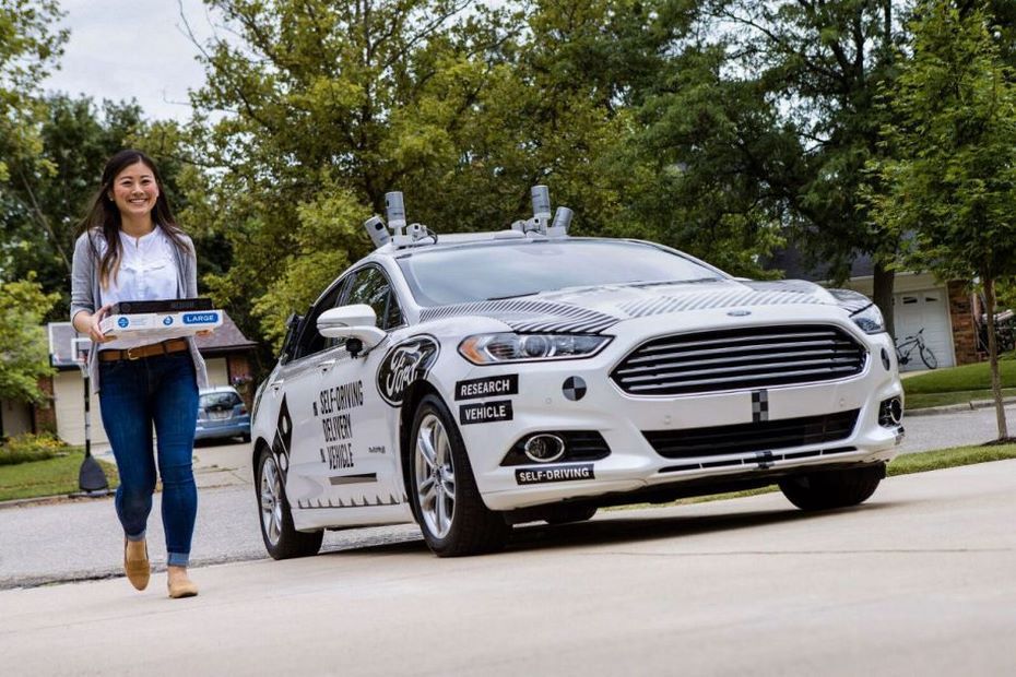 Американская доставка пиццы протестирует беспилотные автомобили Ford Fusion