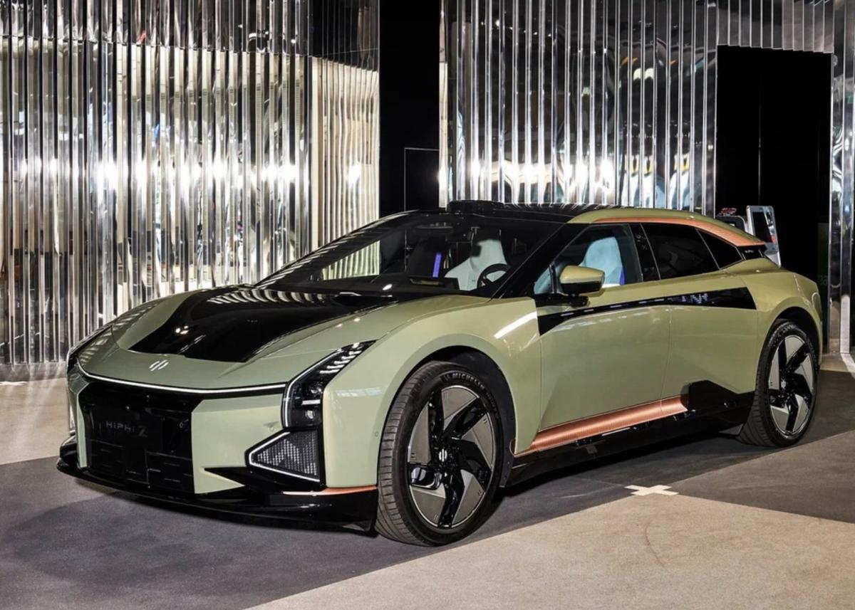 В России продают электрокар из будущего от HiPhi