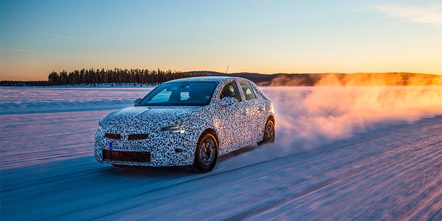 Компания Opel показала первые официальные фотографии новой Corsa