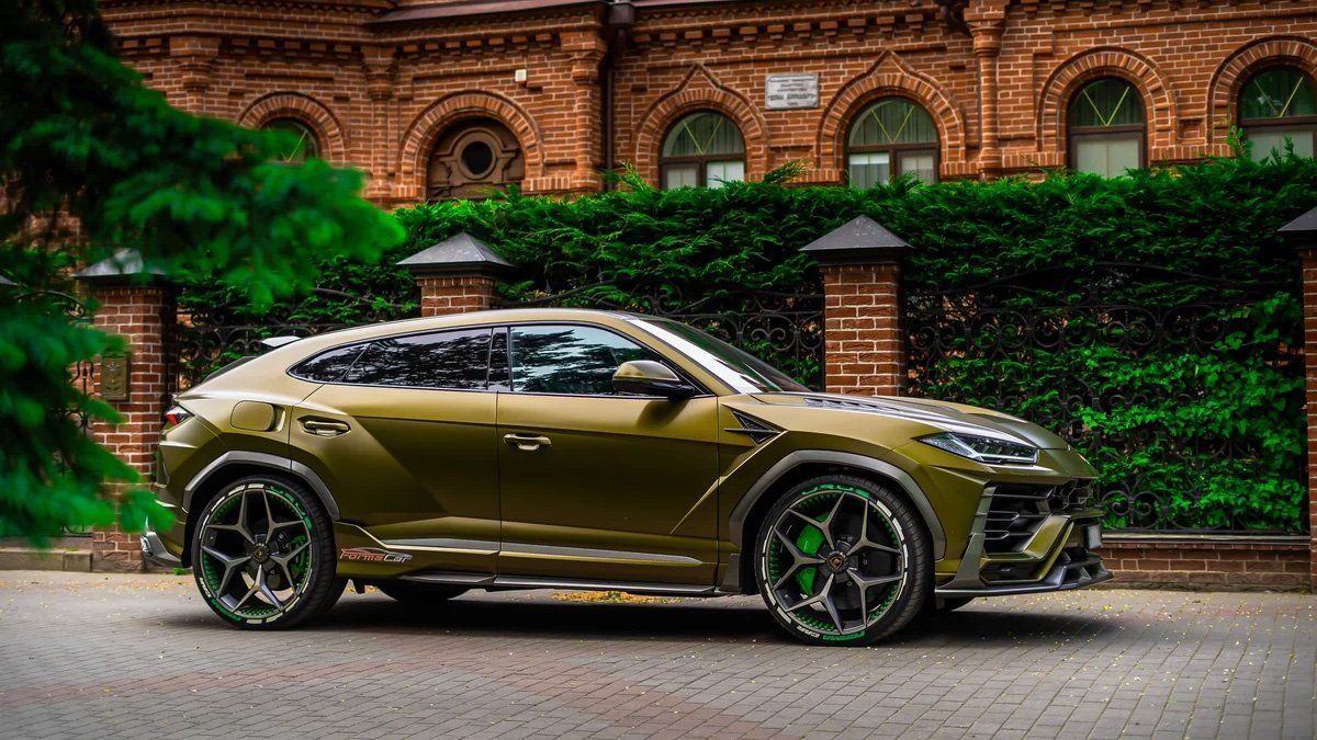 В продаже появился самый дорогой Lamborghini Urus