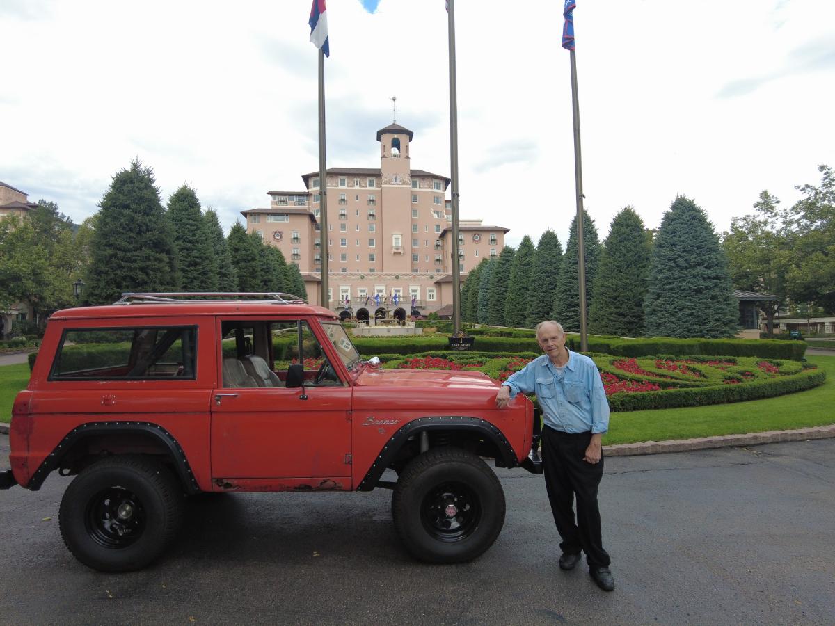 Американский слесарь несколько десятилетий переделывал свой Ford Bronco