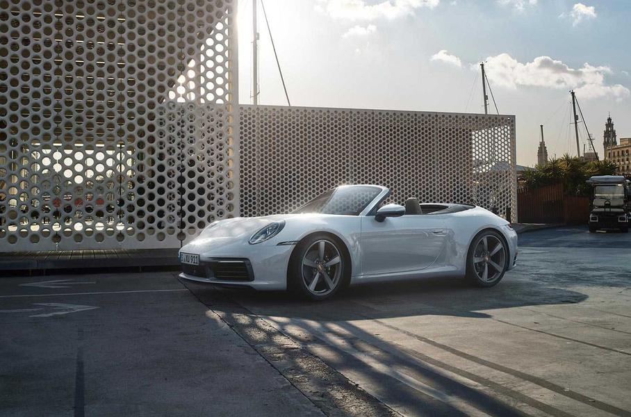 Новый Porsche 911 Carrera 4 представлен официально