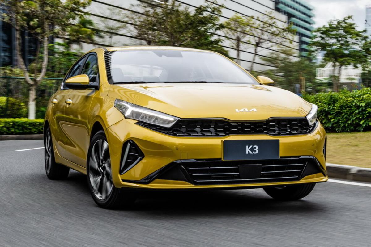 В России продают новые седаны Kia K3: что с ценами и комплектациями 