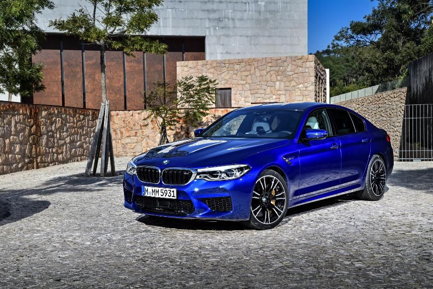 Как ведет себя BMW M5 в «лосином тесте» с изношенными шинами?